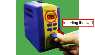 When the card is inserted, the unit is set to the temperature setting mode and the left digit position starts to flash.